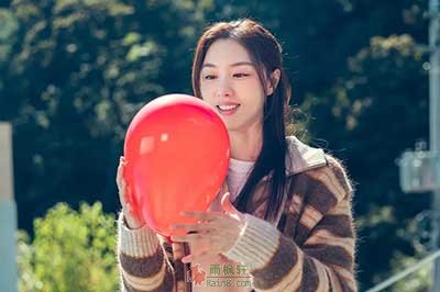 红气球：不要骂女主贱了，跟男人学打个巴掌给颗枣，男人会更爱你